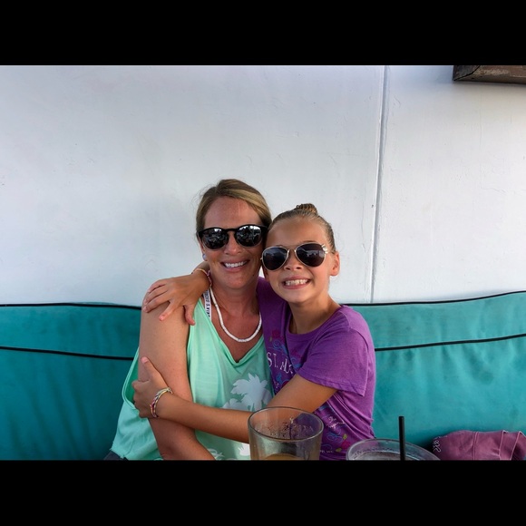 Meet your Posher, Tiffanie - Picture 1 of 1